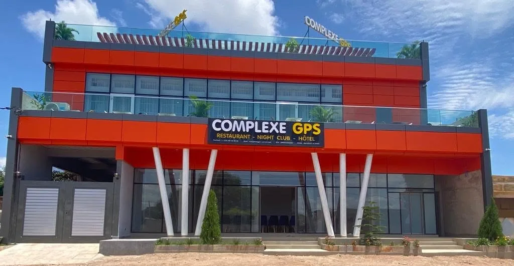 Complexe Hôtelier GPS — Vue extérieure