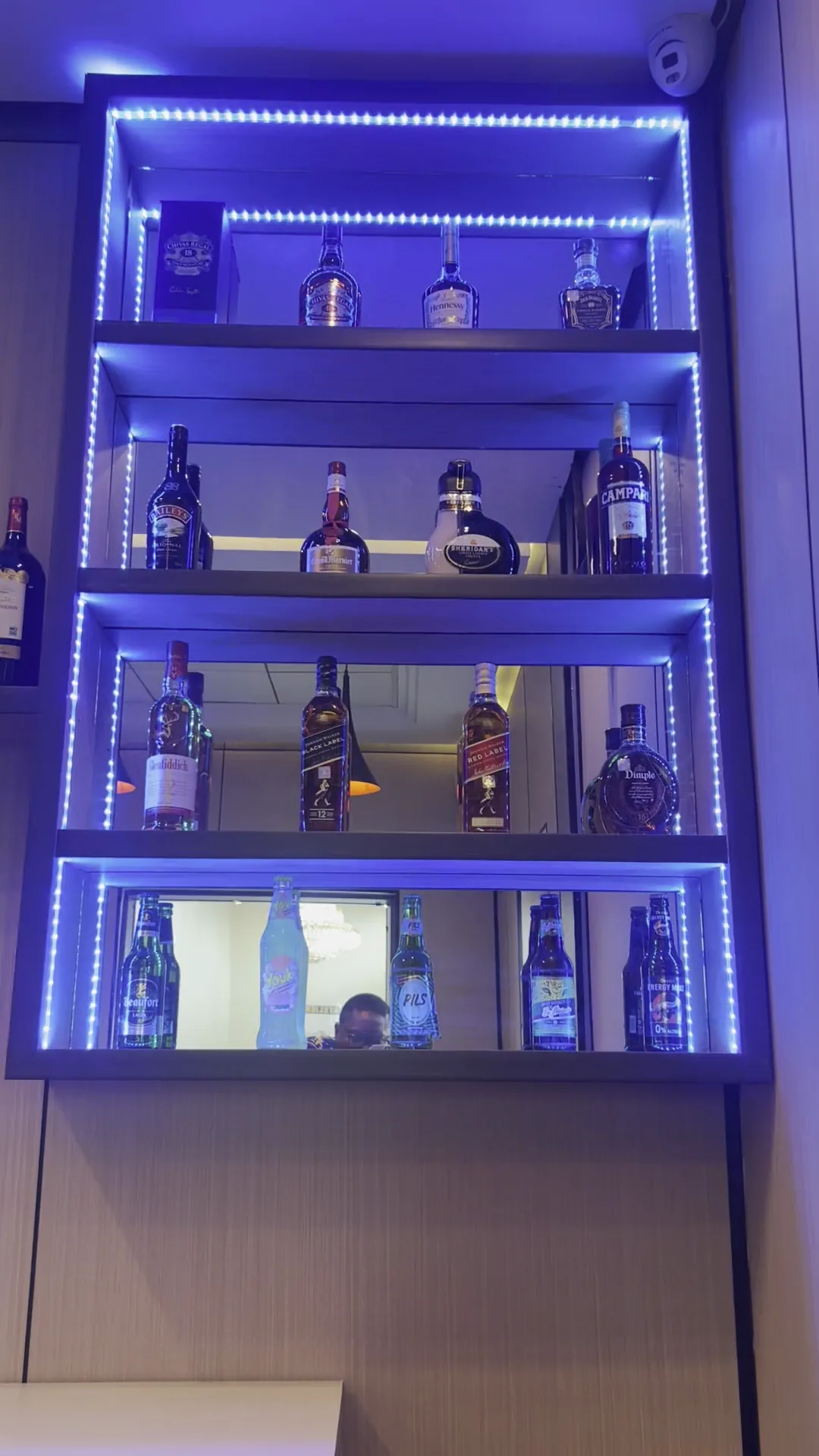 Bar Lobby GPS