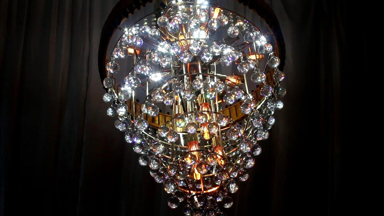 Lustre salle GPS